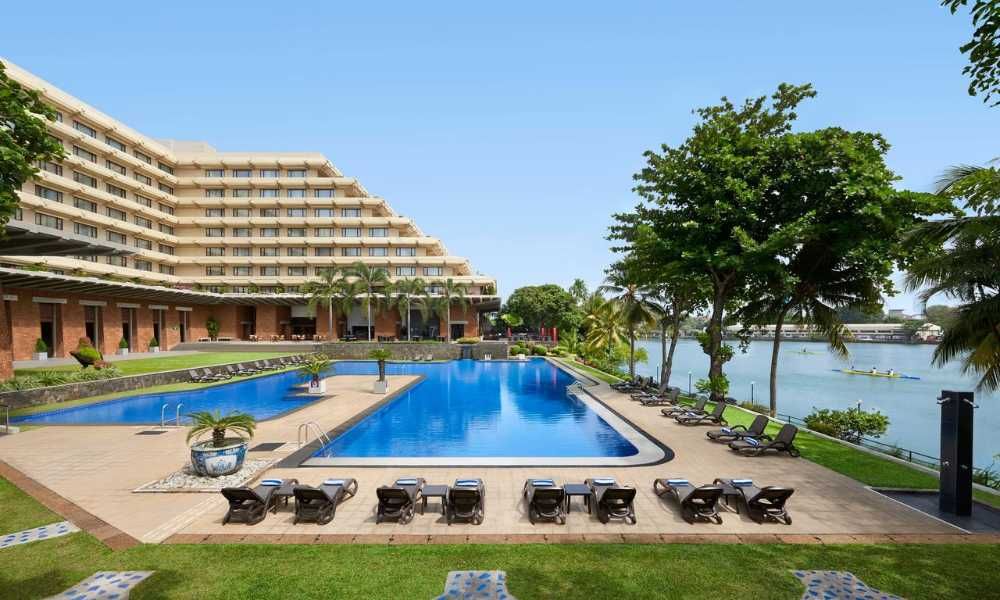 Cinnamon-Lakeside-Hotel-babymoon-holidays-Sri-Lanka-Ceylon-Expedition
