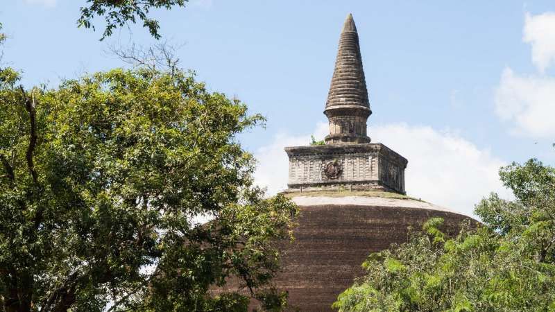 kiri-vehera-polonnaruwa-sri-lanka-holiday-package-ceylon-expeditions