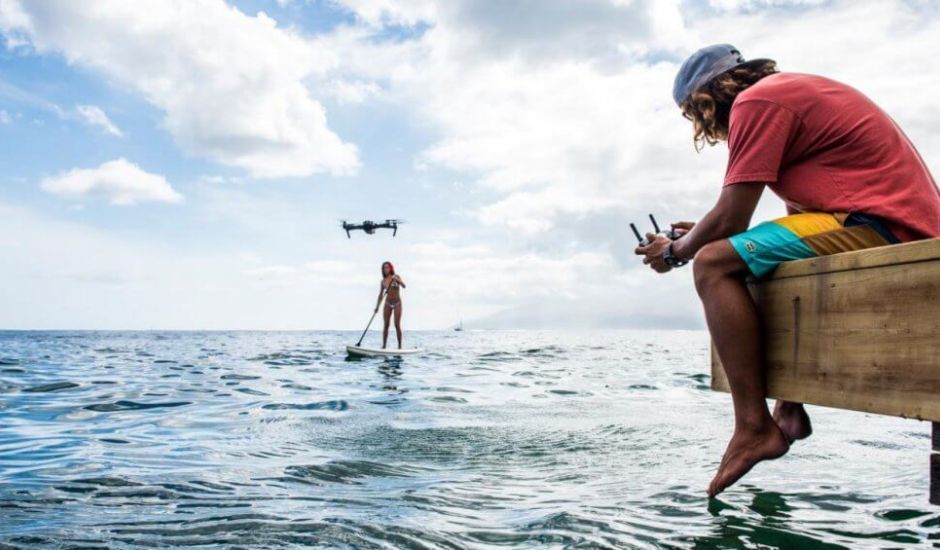 drone-flying-in-sea