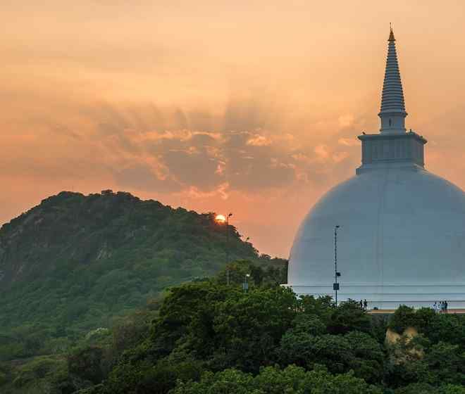 mihinthale-stupa-buddhist-pilgrimage-tour-ceylon-expeditions