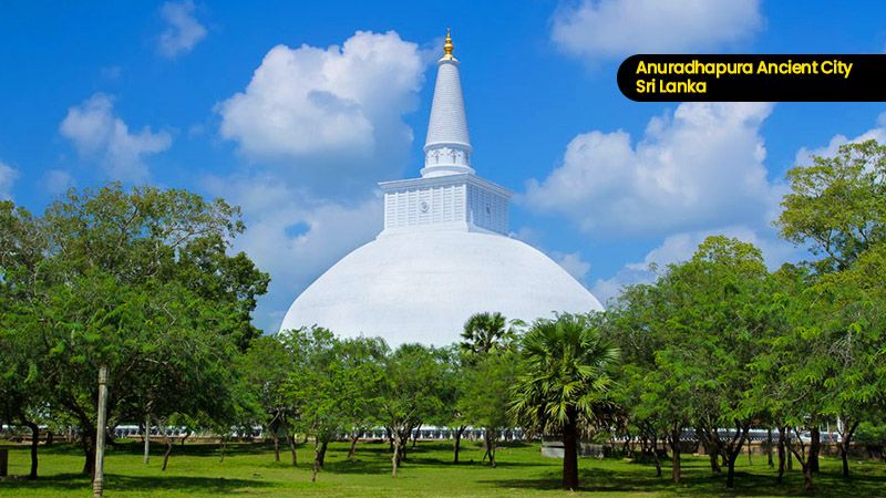 ruwanweli-stupa-anuradhapura-Sri-lanka-ramayana-tour-packages-ceylon-expeditions-sri-lanka-travel-agents