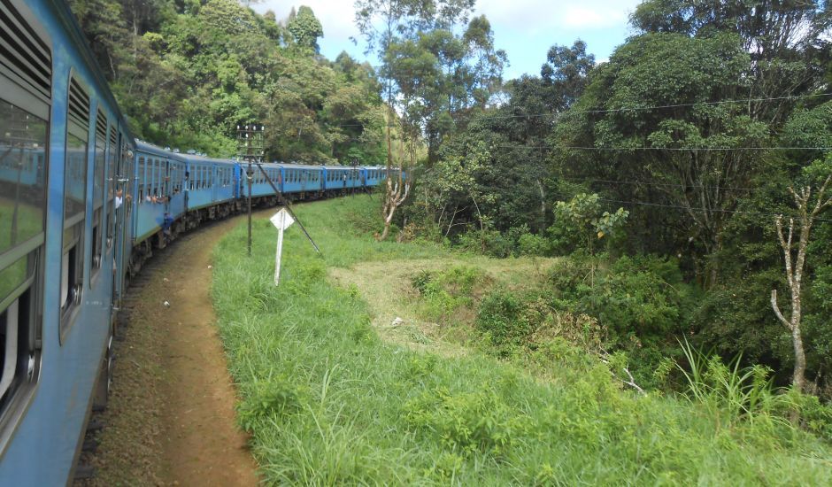 ella-odessey-train-sri-lanka-family-adventure-holiday-ceylon-expeditions