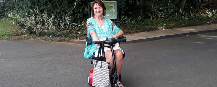 lady-on-wheelchair-ceylon-expeditions-accessible-holidays
