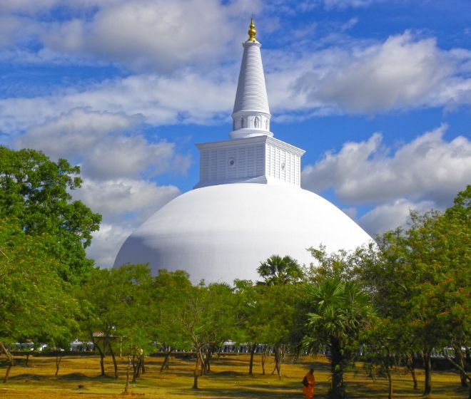 ruwan-weli-stupa-anuradhapura-buddhist-pilgrimage-tours-in-sri-lanka-ceylon-expeditions-travels