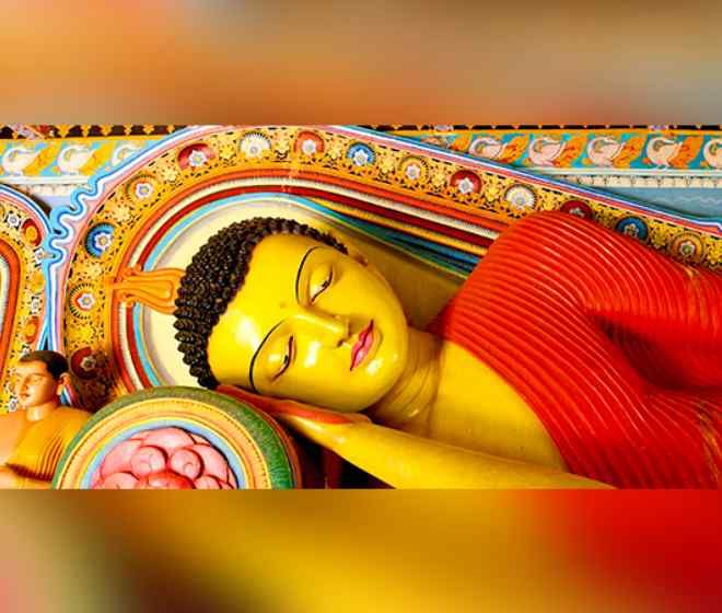 Buddha-Statue-Anuradhapura-Sri-Lanka-Buddhist-pilgrimage-tours-in-sri-lanka-ceylon-expeditions