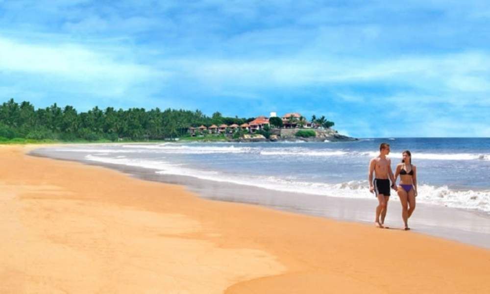 Tourists -the-Brach-Activity-Holidays-Sri-Lanka-Ceylon-Expeditions