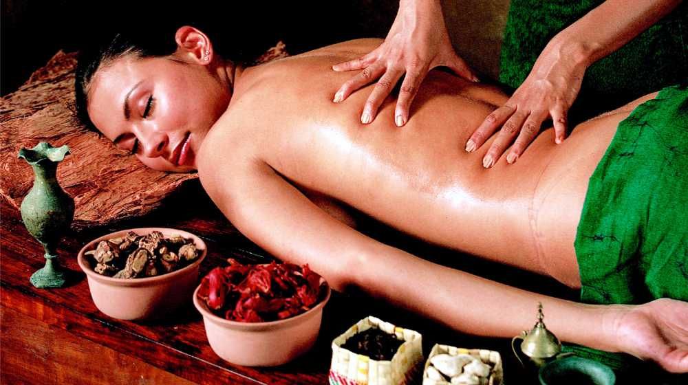 Herbal-Oil-Massage-Wellness-Holidays-Sri-Lanka-Ceylon-Expeditions