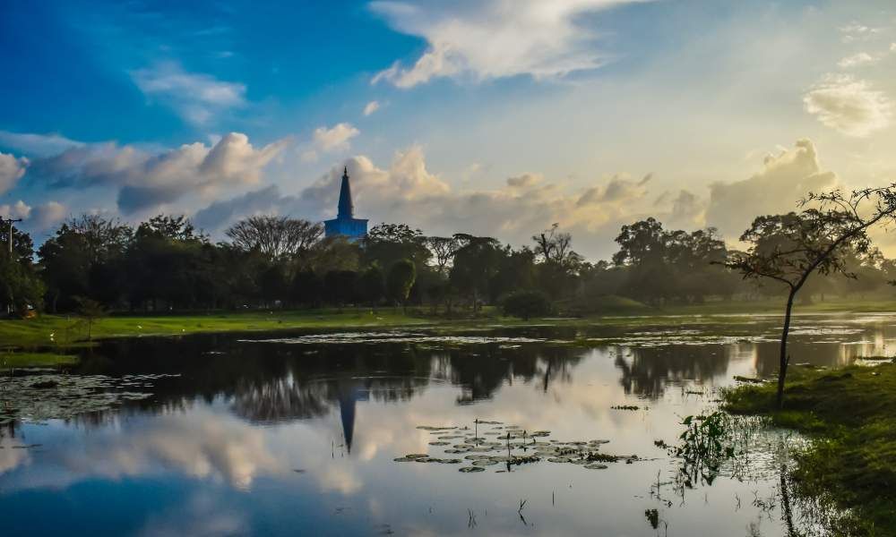 Anuradhapura-Sri-lanka-buddhist-pilgrimage-tours-ceylon-expeditions