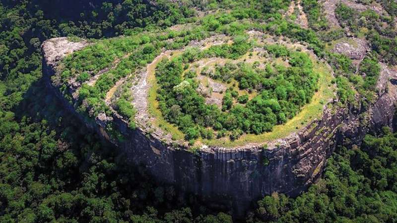 danigala-hiking-tours-polonnaruwa-sri-lanka-ceylon-expeditions